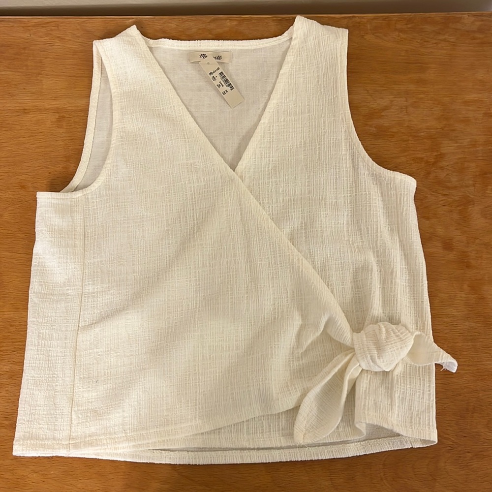 Tag on never worn Madewell tank!